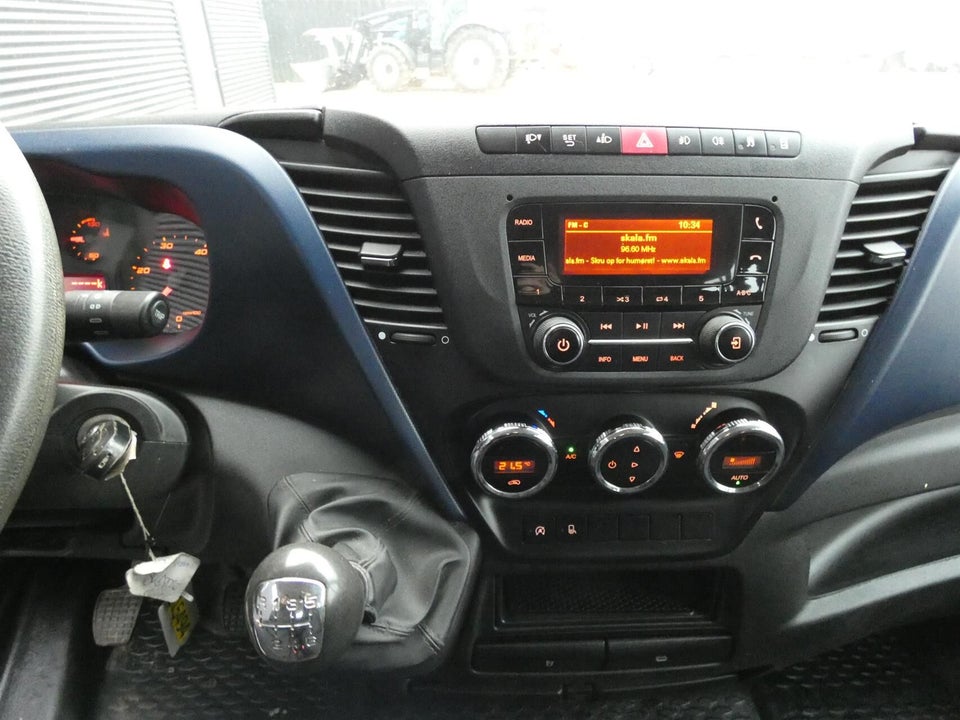 Iveco Daily 2,3 35S14 Mandskabsvogn m/lad 4d