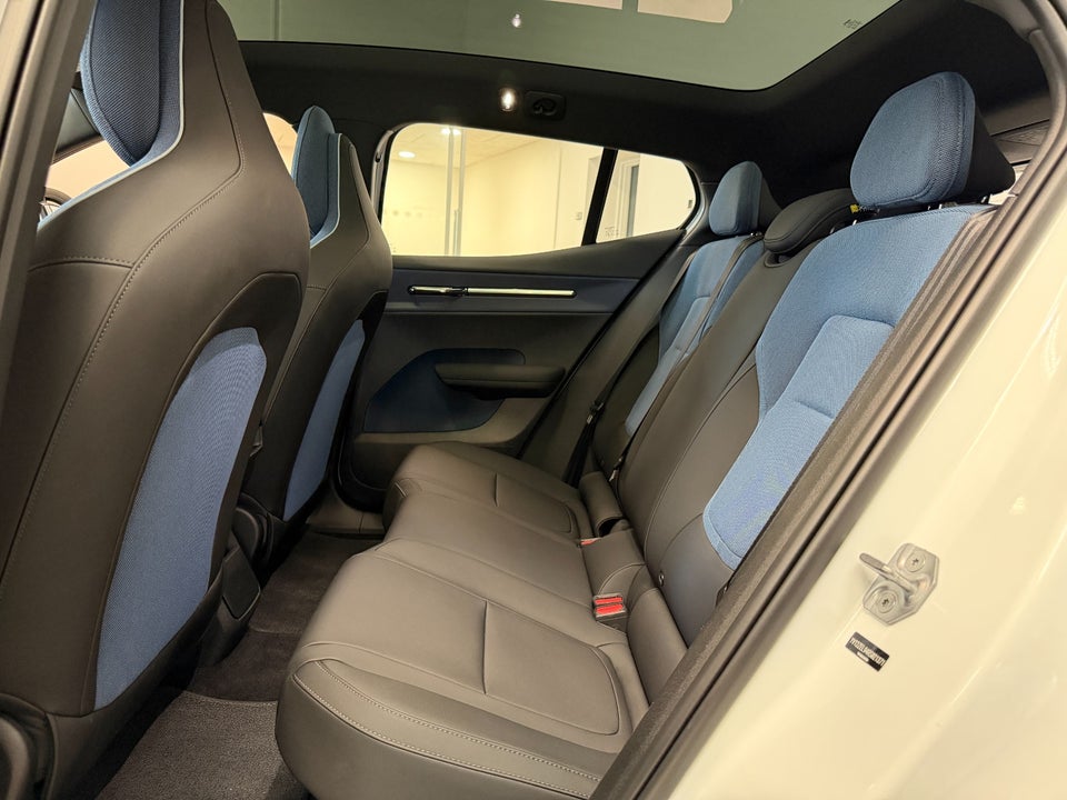 Volvo EX30 Extended Range Ultra 5d