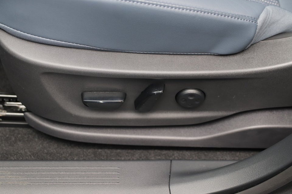 Nissan Ariya 87 Evolve Van 5d