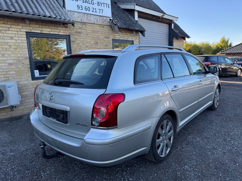 Toyota Avensis 2,0 Sol stc. 5d