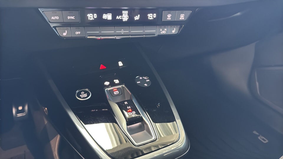 Audi Q4 e-tron 40 S-line 5d