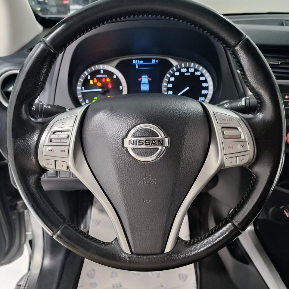 Nissan Navara 2,3 dCi 190 Db.Kab Tekna aut. 4d