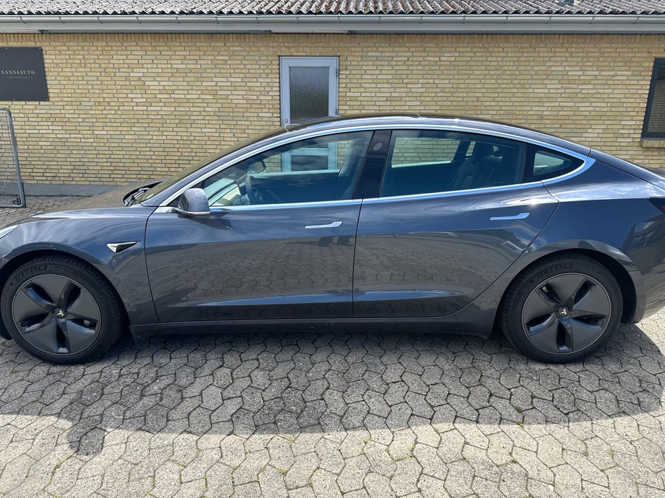 Tesla Model 3 Long Range AWD 4d
