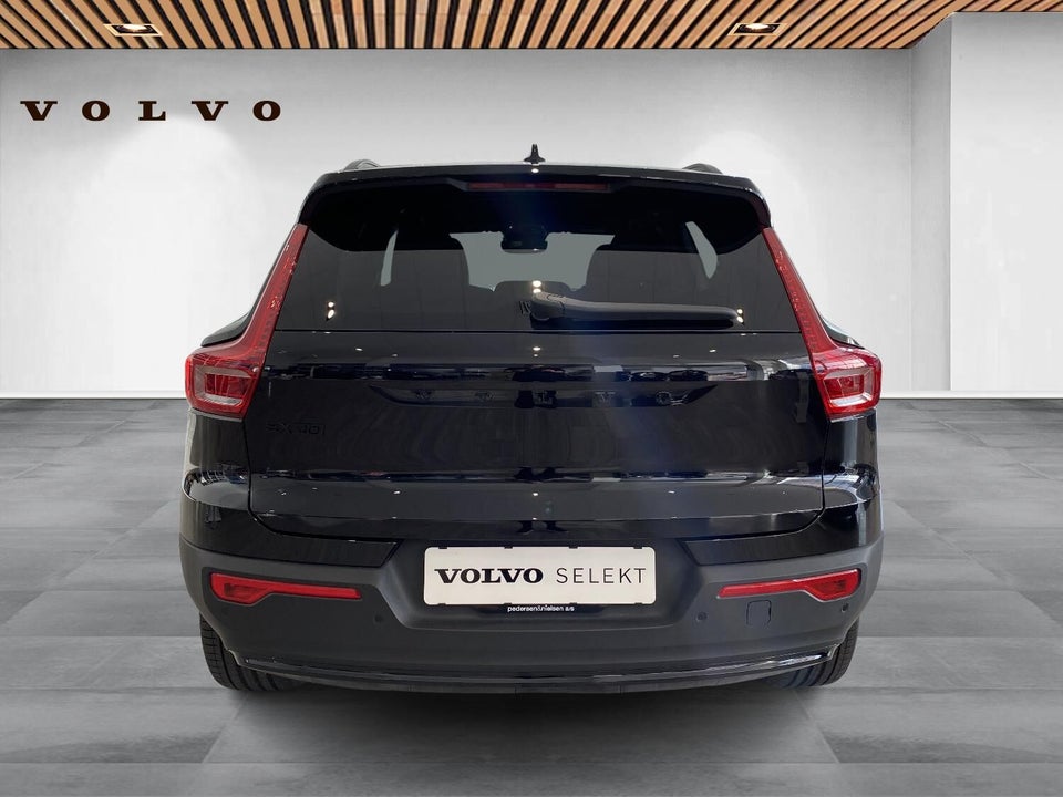 Volvo EX40 Extended Range Black Edition 5d