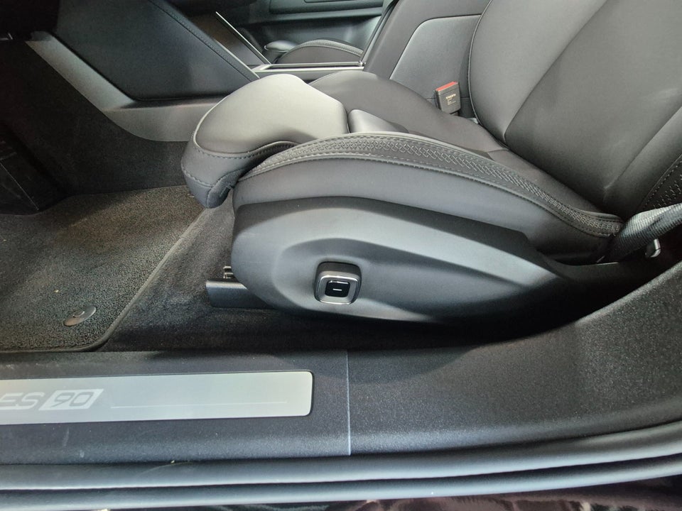 Volvo ES90 Extended Range Plus 4d