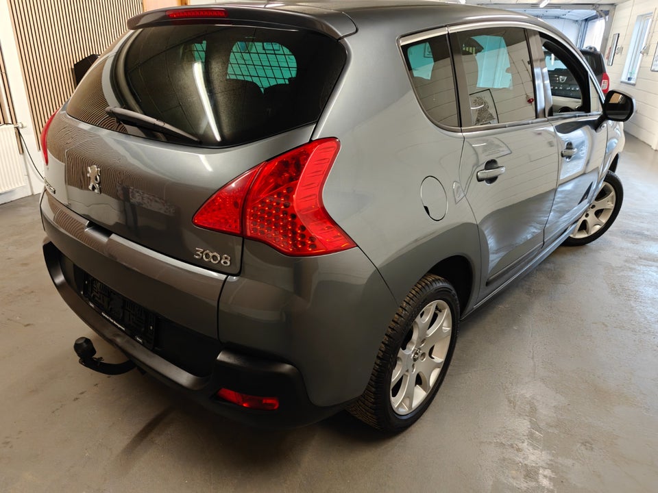 Peugeot 3008 1,6 HDi 112 Active 5d