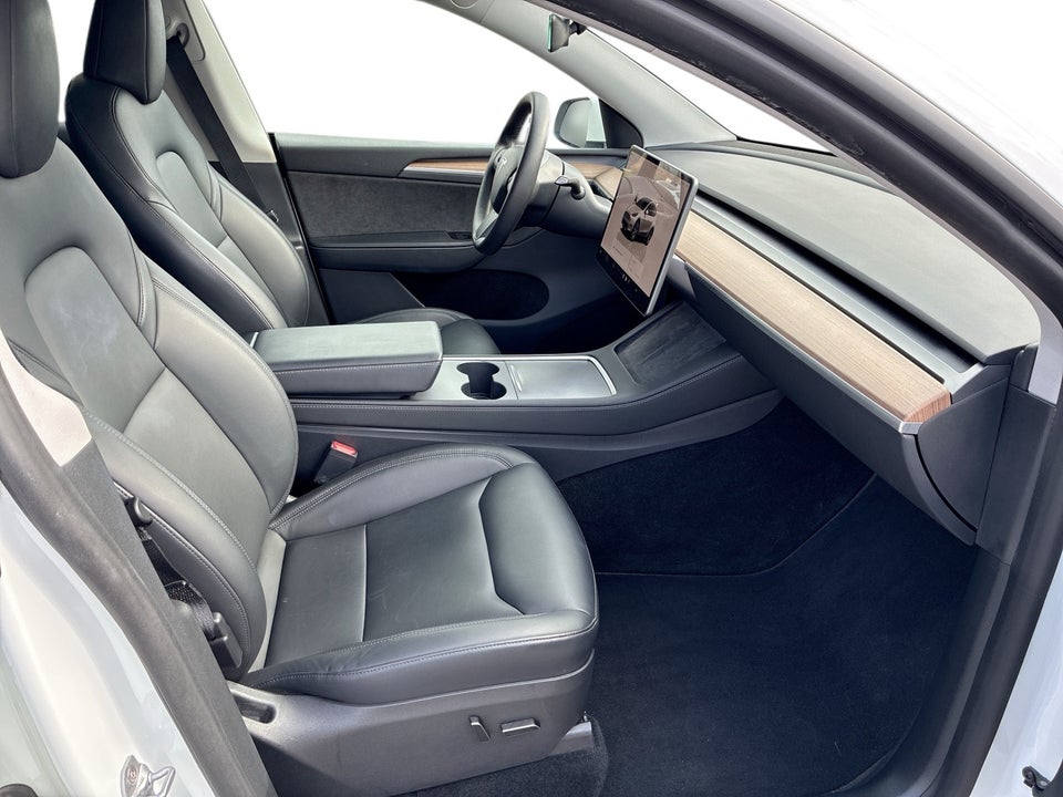 Tesla Model Y Long Range AWD 5d