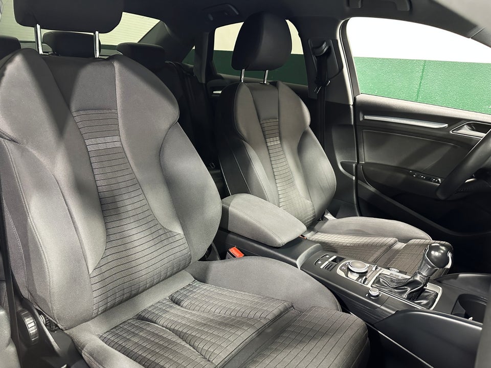 Audi A3 35 TFSi Sport Limited S-tr. 4d