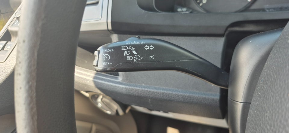 VW Transporter 2,0 TDi 84 Kassevogn kort
