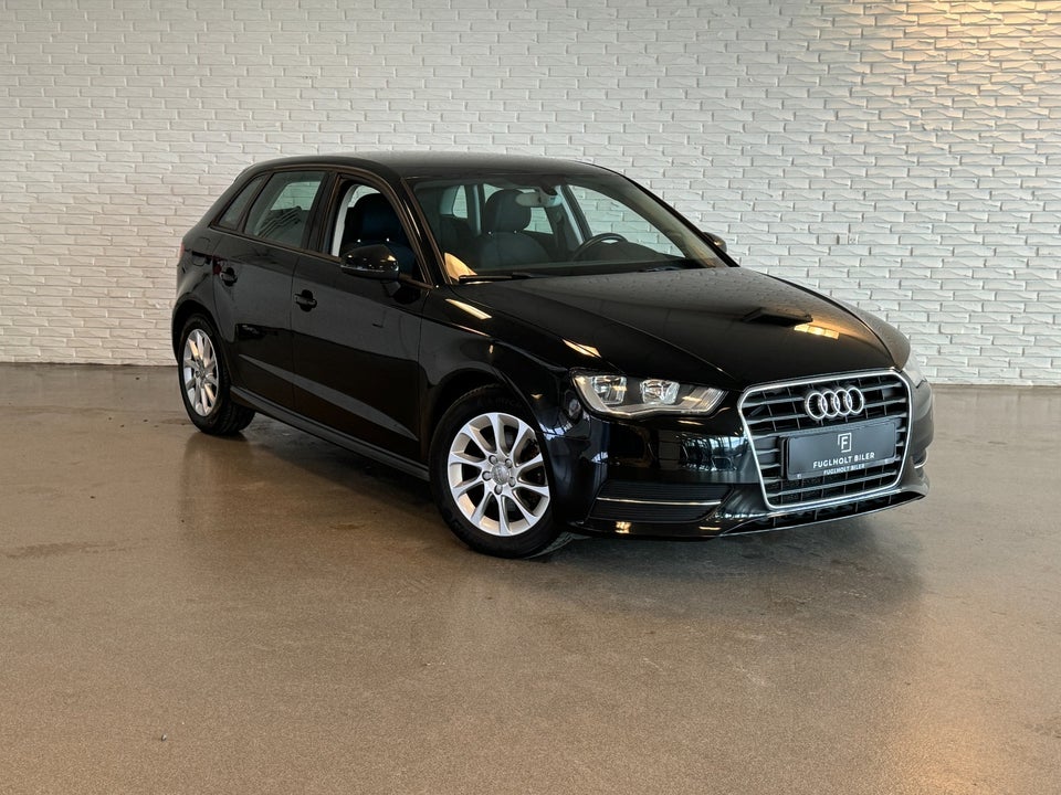 Audi A3 1,6 TDi 110 Ultra Attraction Sportback 5d