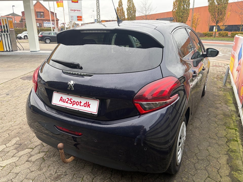 Peugeot 208 1,6 BlueHDi 100 Allure Sky 5d