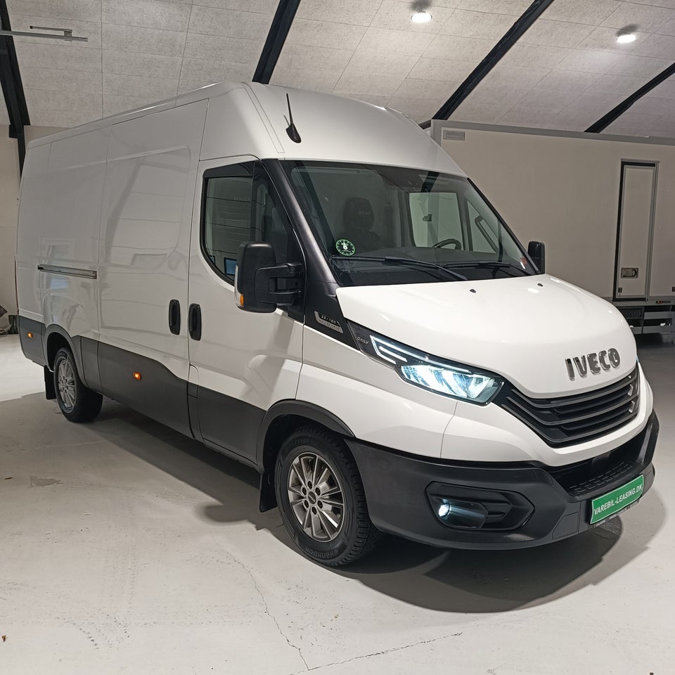 Iveco Daily 2,3 35S16 12m³ Van AG8