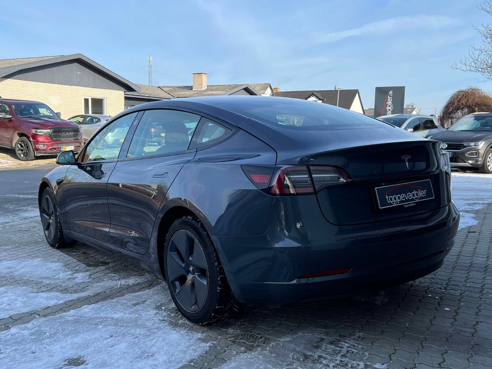 Tesla Model 3 Standard Range+ RWD 4d