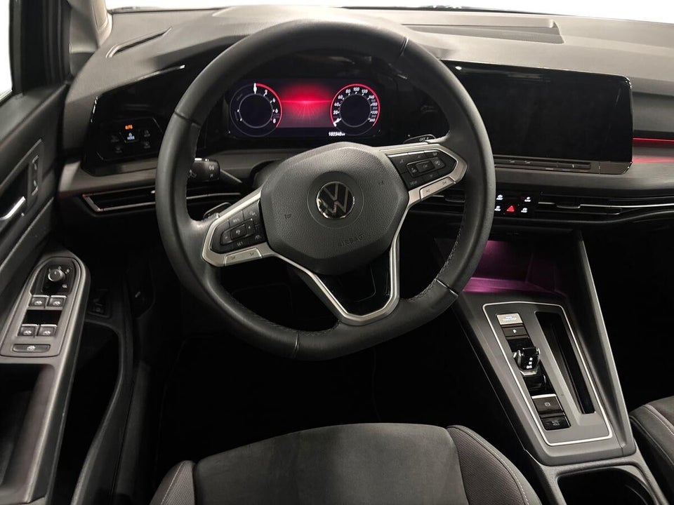 VW Golf VIII 1,4 eHybrid DSG 5d