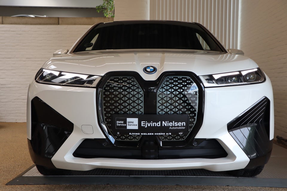 BMW iX xDrive40 Fully Charged 5d