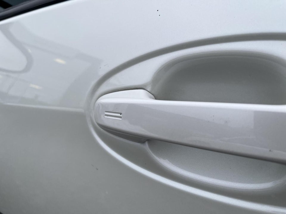 Toyota Yaris 1,5 Hybrid Pure e-CVT 5d