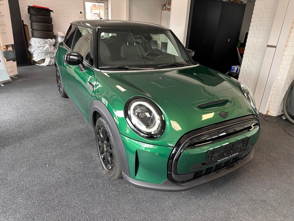 MINI Cooper SE Essential 3d
