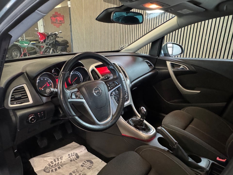 Opel Astra 1,4 T 140 Enjoy Sports Tourer 5d