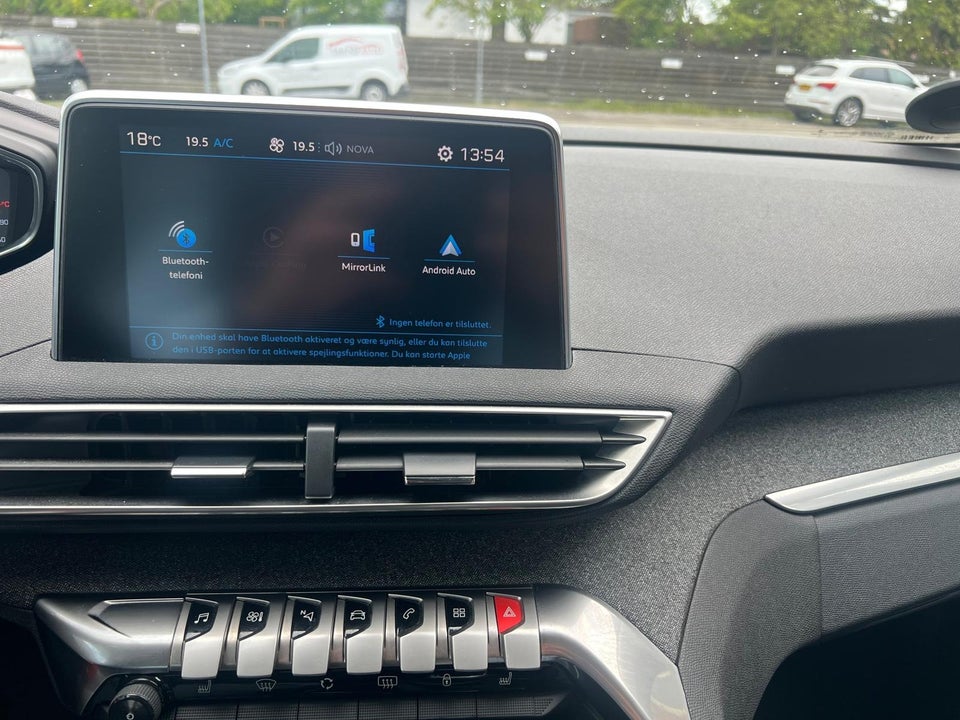 Peugeot 3008 1,6 Hybrid Allure Limited EAT8 5d