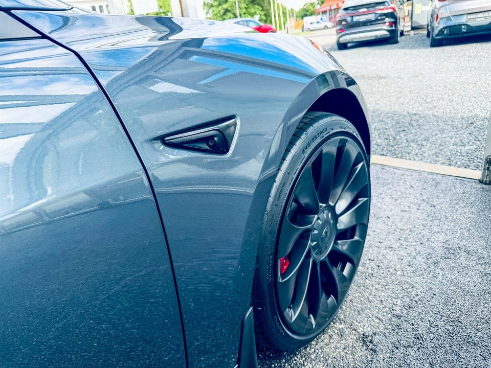 Tesla Model 3 Performance AWD 4d