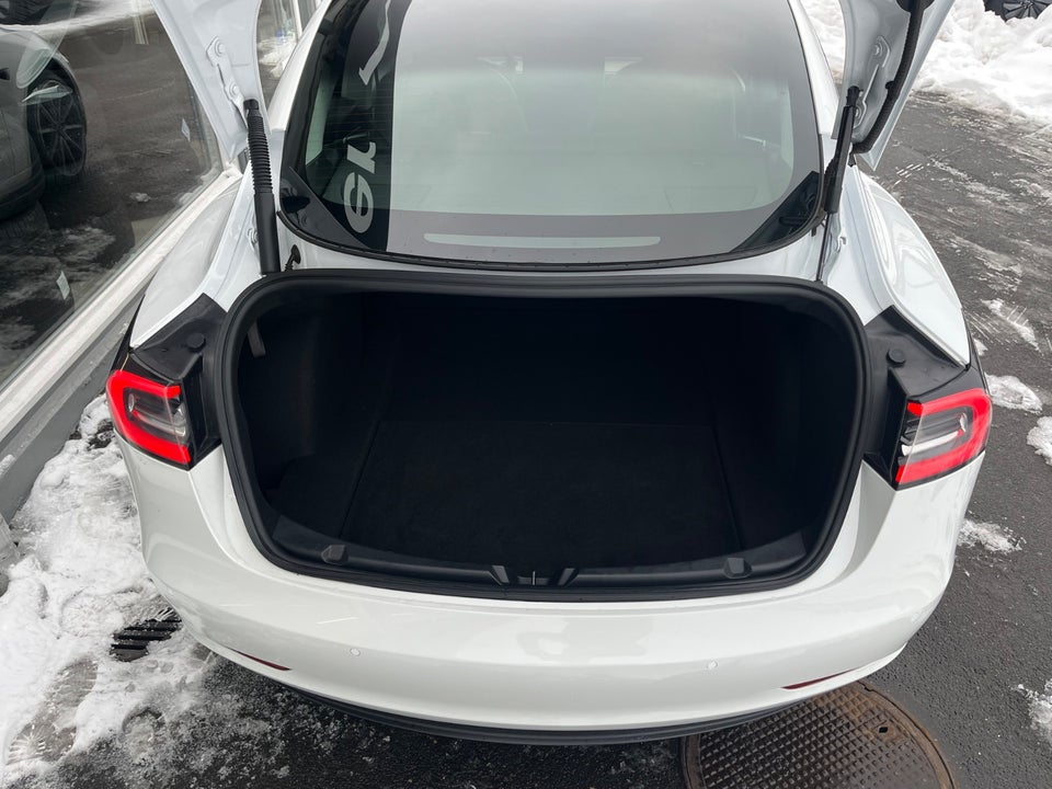 Tesla Model 3 Long Range AWD 4d
