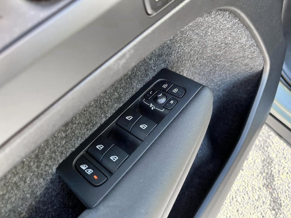 Volvo XC40 ReCharge Extended Range Ultimate 5d
