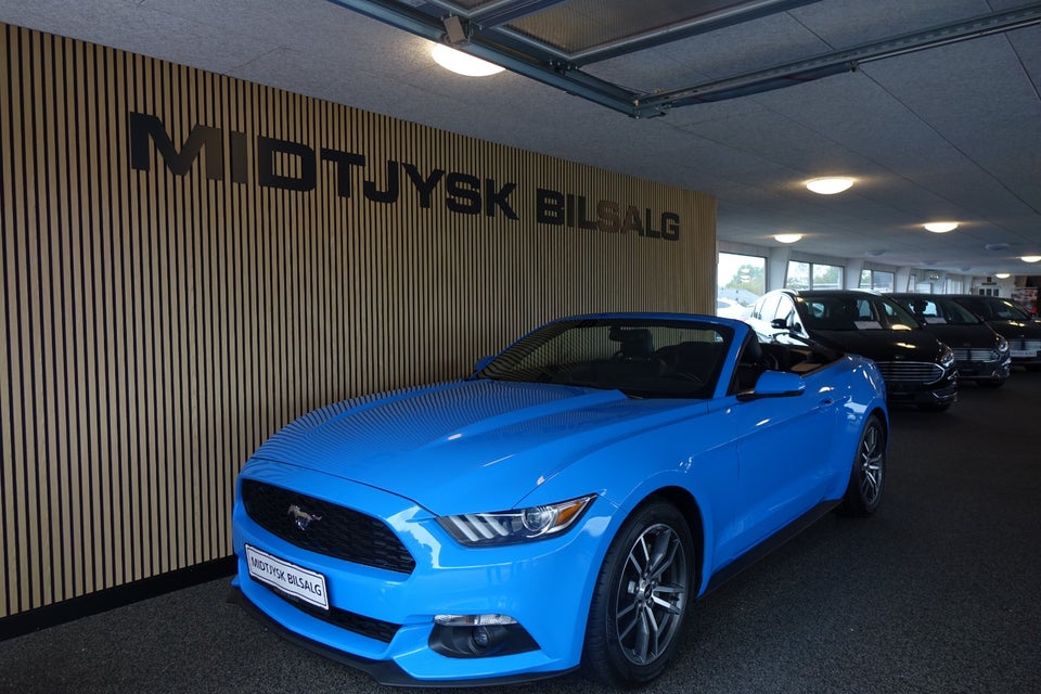 Ford Mustang 2,3 EcoBoost Convertible aut. 2d