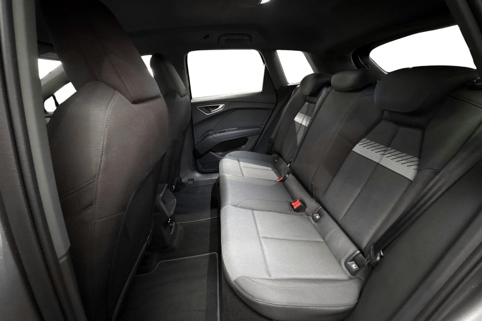 Audi Q4 e-tron 45 S-line 5d