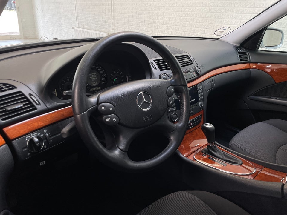 Mercedes E200 1,8 Kompressor Elegance aut. 4d