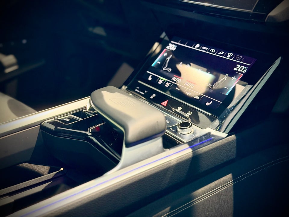 Audi e-tron S quattro 5d