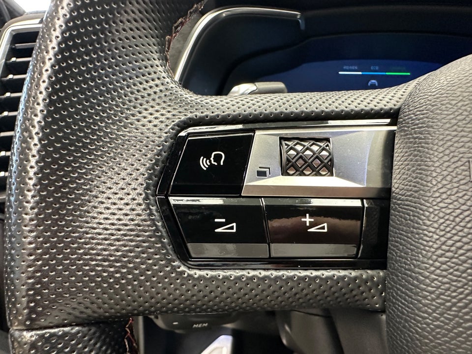 DS DS 7 CrossBack 1,6 E-Tense Prestige EAT8 AWD 5d
