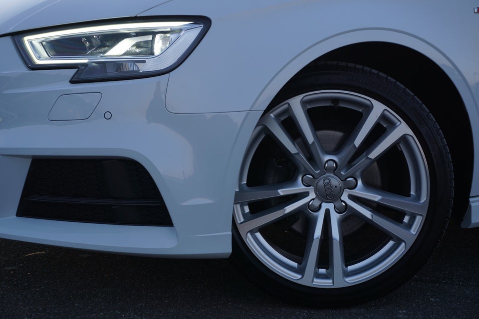 Audi A3 35 TFSi Sport Limited S-tr. 4d