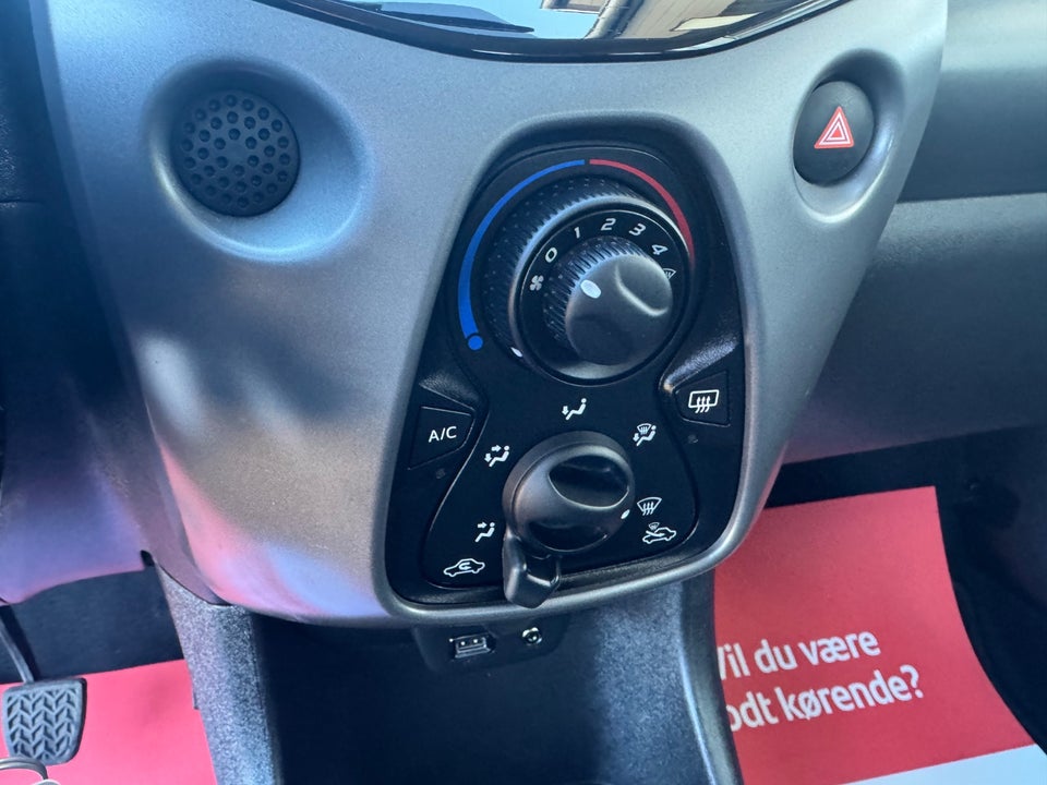 Toyota Aygo 1,0 VVT-i x-play 5d