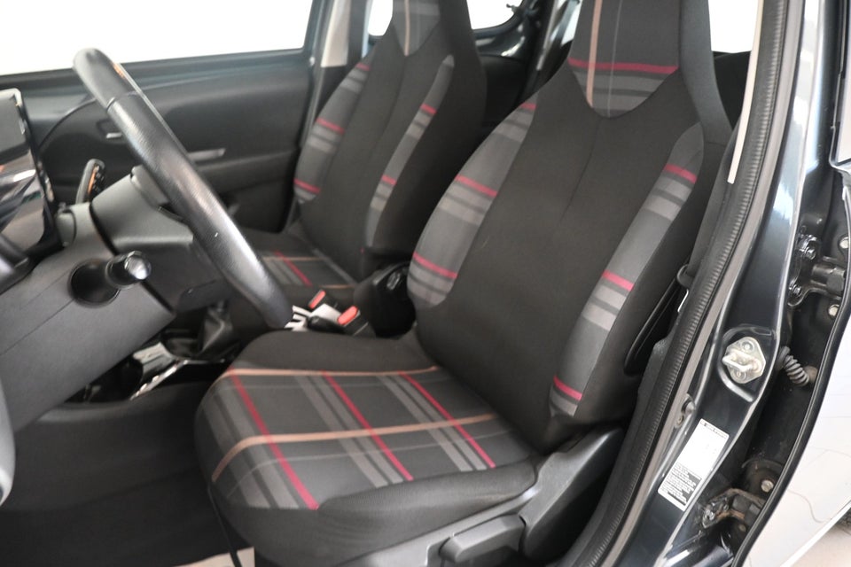 Peugeot 108 1,0 e-VTi 69 Allure 5d