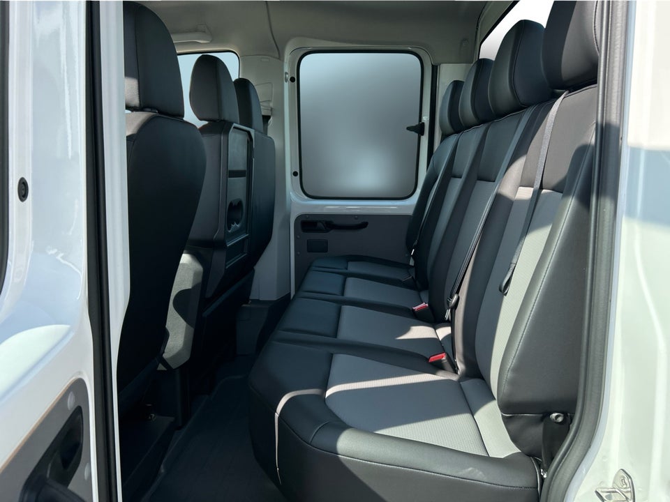 VW Crafter 35 2,0 TDi 163 Db.Kab m/lad L4 aut. RWD 4d