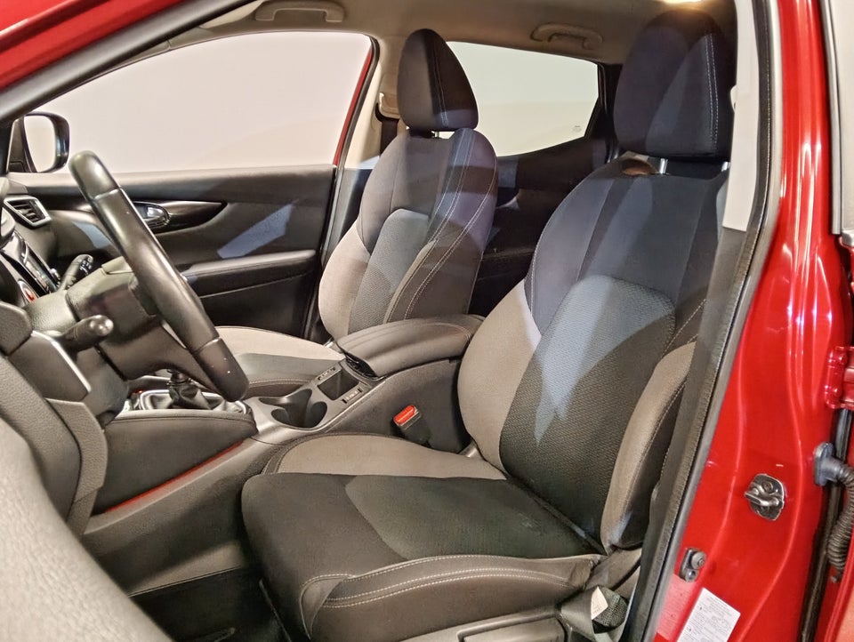 Nissan Qashqai 1,3 Dig-T 140 N-Connecta 5d