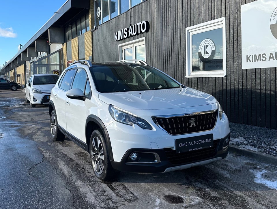 Peugeot 2008 1,2 PureTech 82 Selection Sky 5d