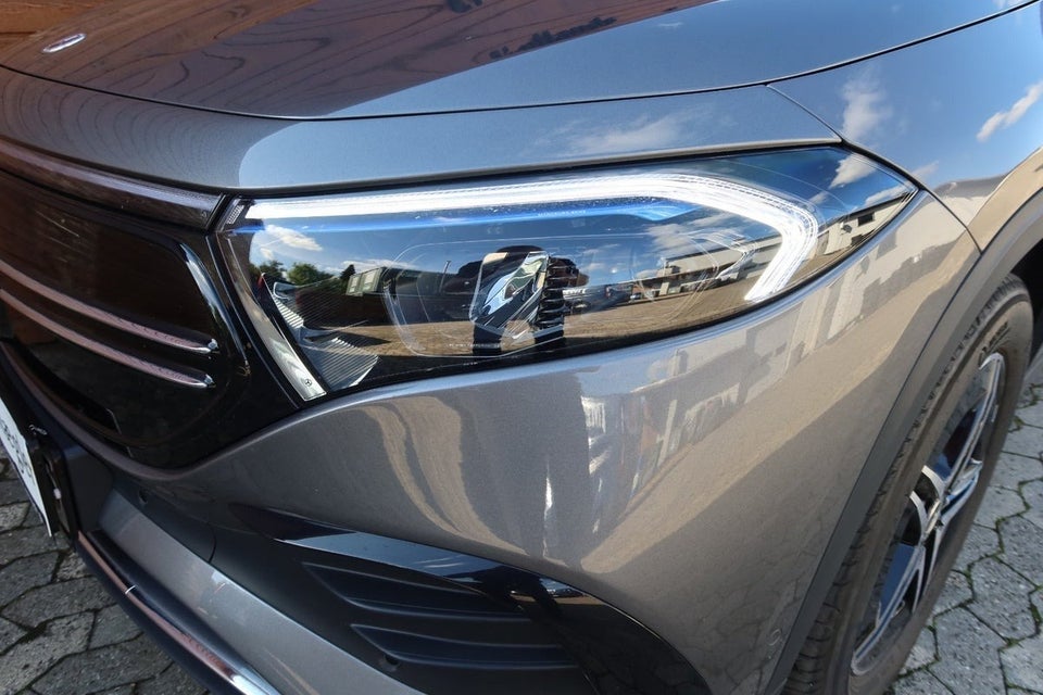 Mercedes EQA300 AMG Line 4Matic 5d