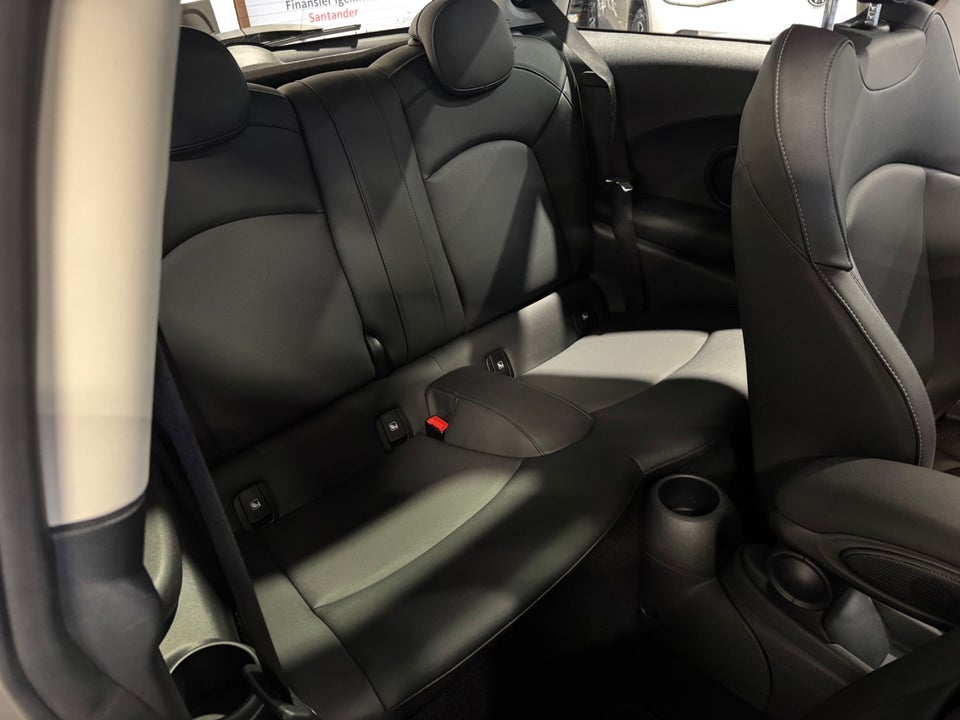 MINI Cooper SE Maximise 3d