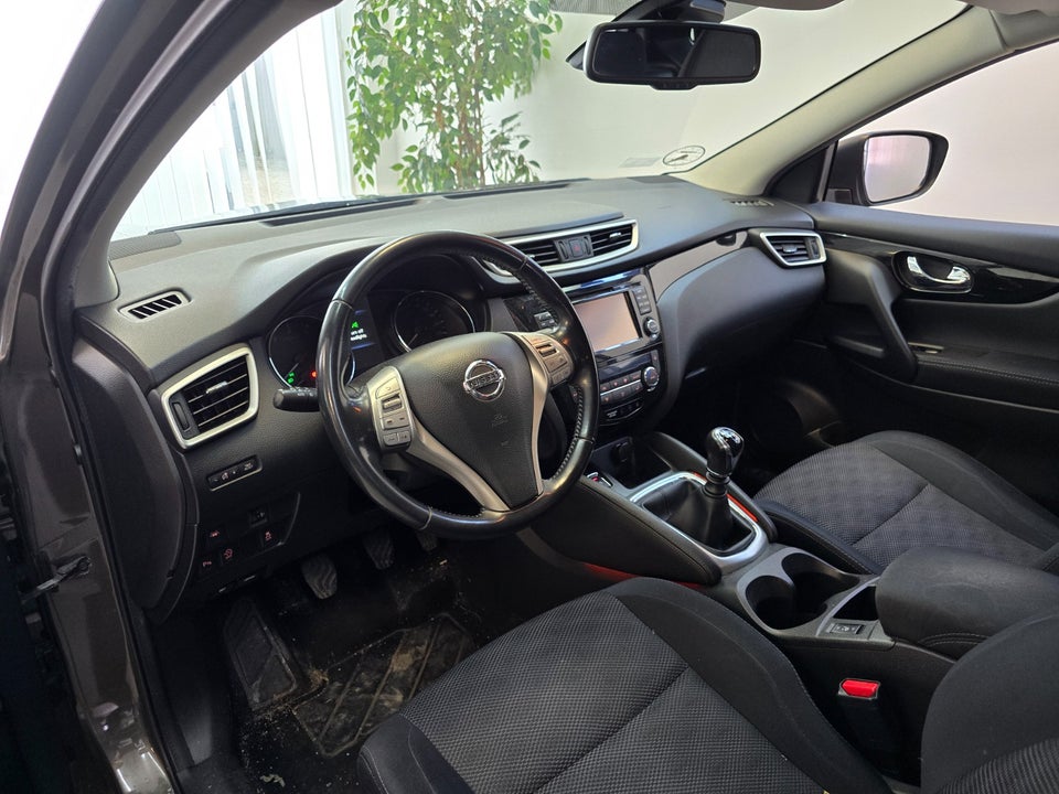Nissan Qashqai 1,2 Dig-T 115 Acenta 5d