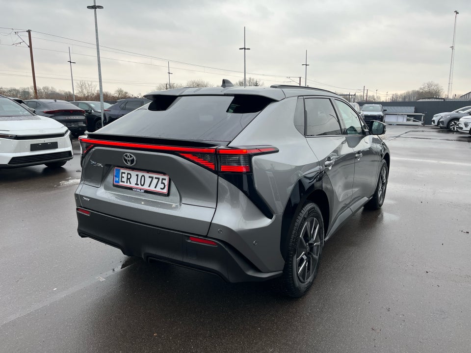 Toyota bZ4X 73 Executive 5d