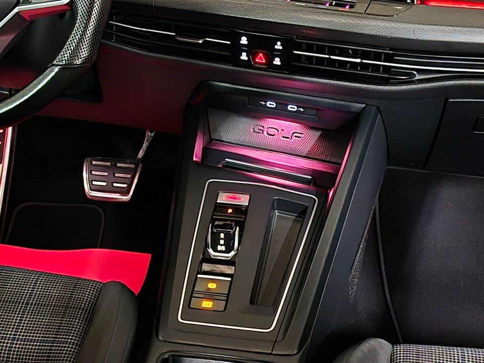 VW Golf VIII 1,4 GTE DSG 5d