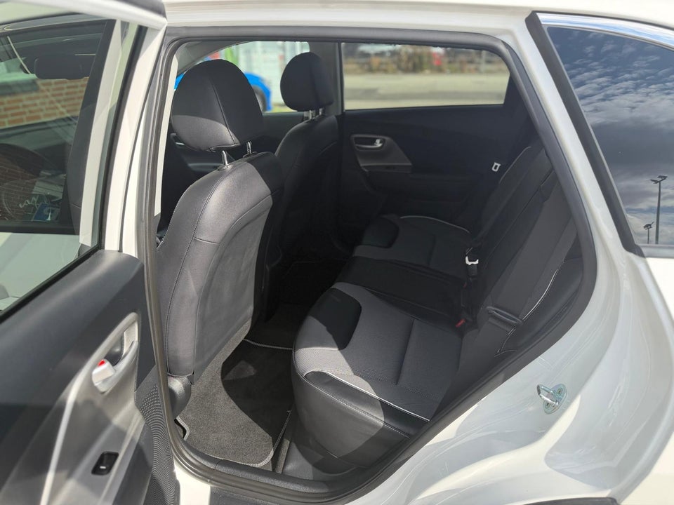 Kia Niro 64 EV Prestige 5d