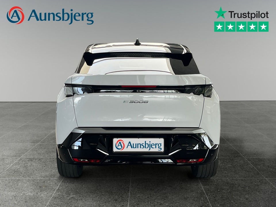 Peugeot e-3008 77 GT Pack 5d