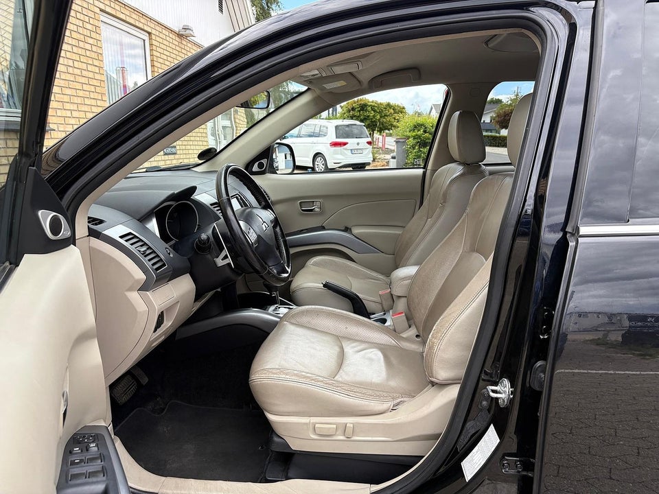 Mitsubishi Outlander 2,4 Instyle aut. 4WD 5d