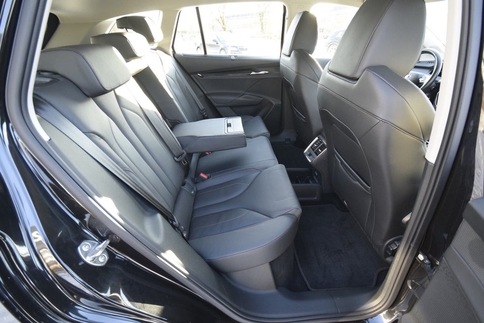 Skoda Enyaq 60 iV Suite 5d