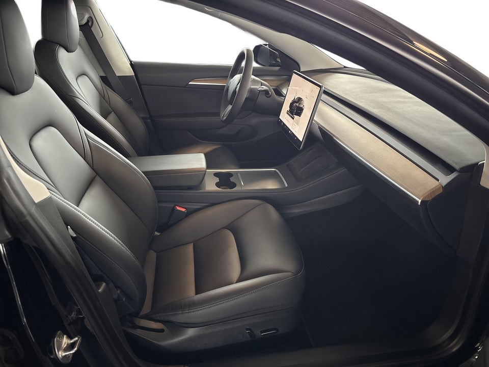 Tesla Model 3 RWD 4d