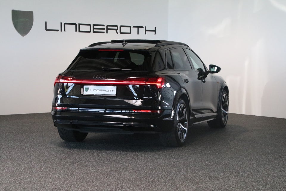 Audi e-tron S quattro 5d