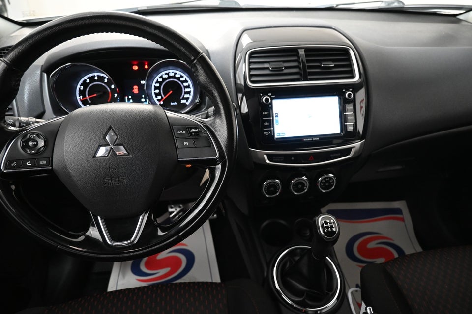 Mitsubishi ASX 1,6 Invite 5d