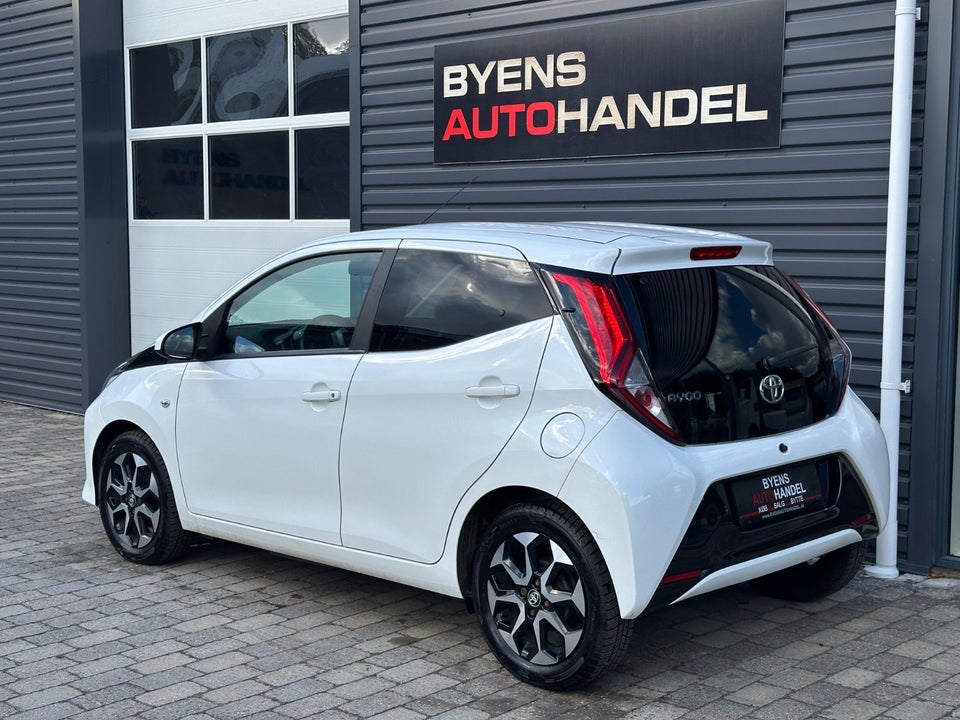 Toyota Aygo 1,0 VVT-i x-press 5d
